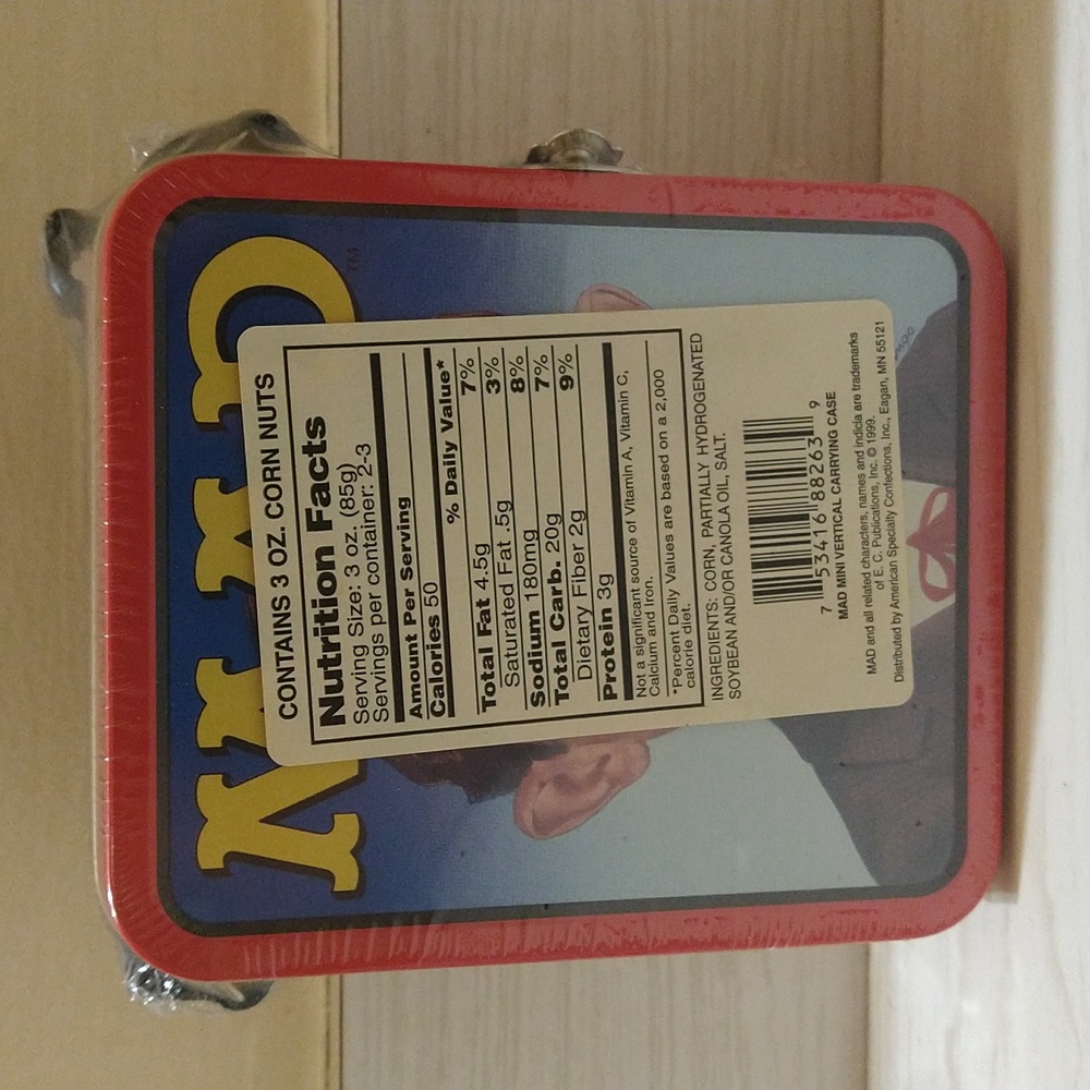 Vintage 1999 Mad Magazine Mini Metal Lunch Box Alfred E. Neuman New/Sealed - Picture 2 of 4